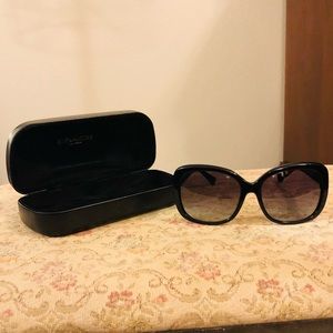 Sold on another platform….🕶Coach Sunglasses🕶W/ Case